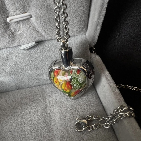 Urn Heart Necklace - Murano Style - for Cremation Ashes - Picture 2 of 6